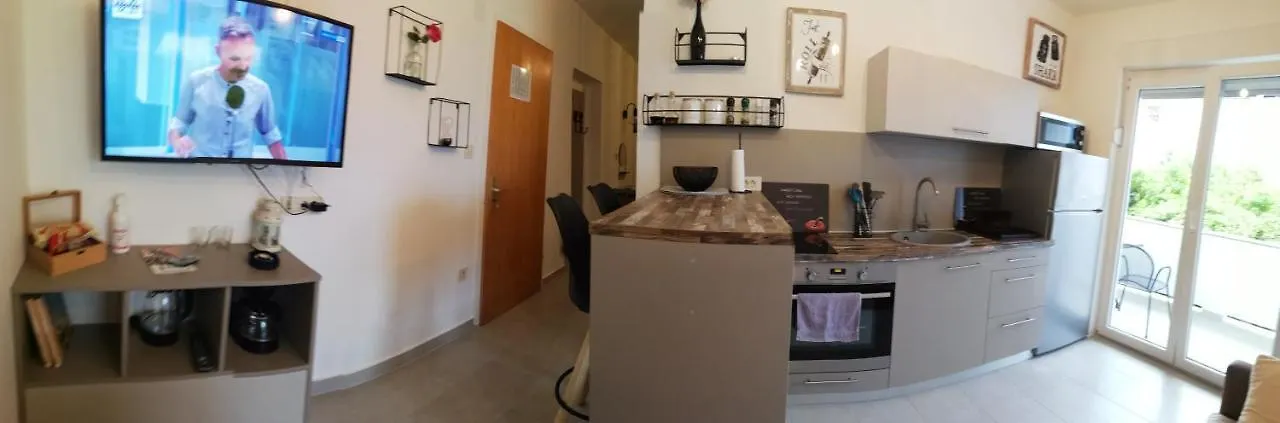 Riviera Rooms And Apartments New Translation
