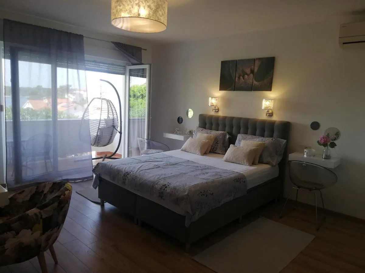 Riviera Rooms And Apartments Palit Guest house