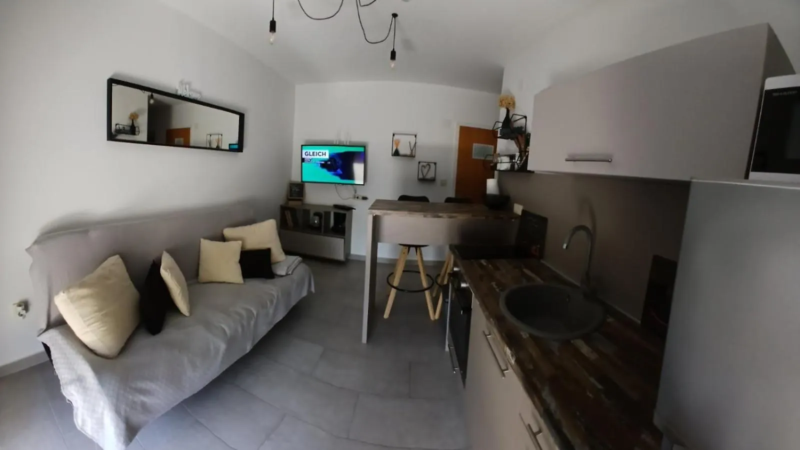 Riviera Rooms And Apartments Palit Guest house