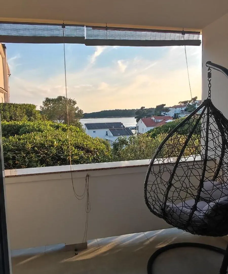 Riviera Rooms And Apartments Palit 4*,